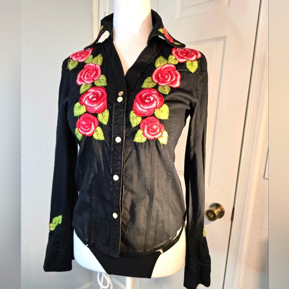 Joystick black long sleeve shirt with embrodered roses elements. Size S